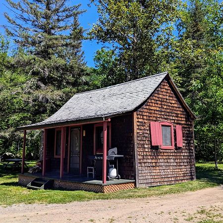 Riviere Petit Saguenay Villa Exteriör bild